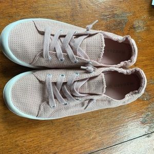 Steve Madden blush sneakers